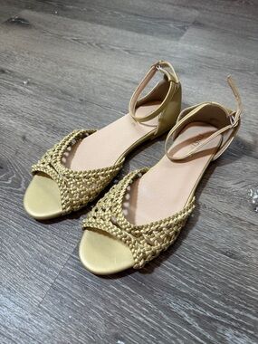 Gold Open Toe Braided Flats Sandals SZ 8 Ankle Strap Summer Chic Tinstree EUC